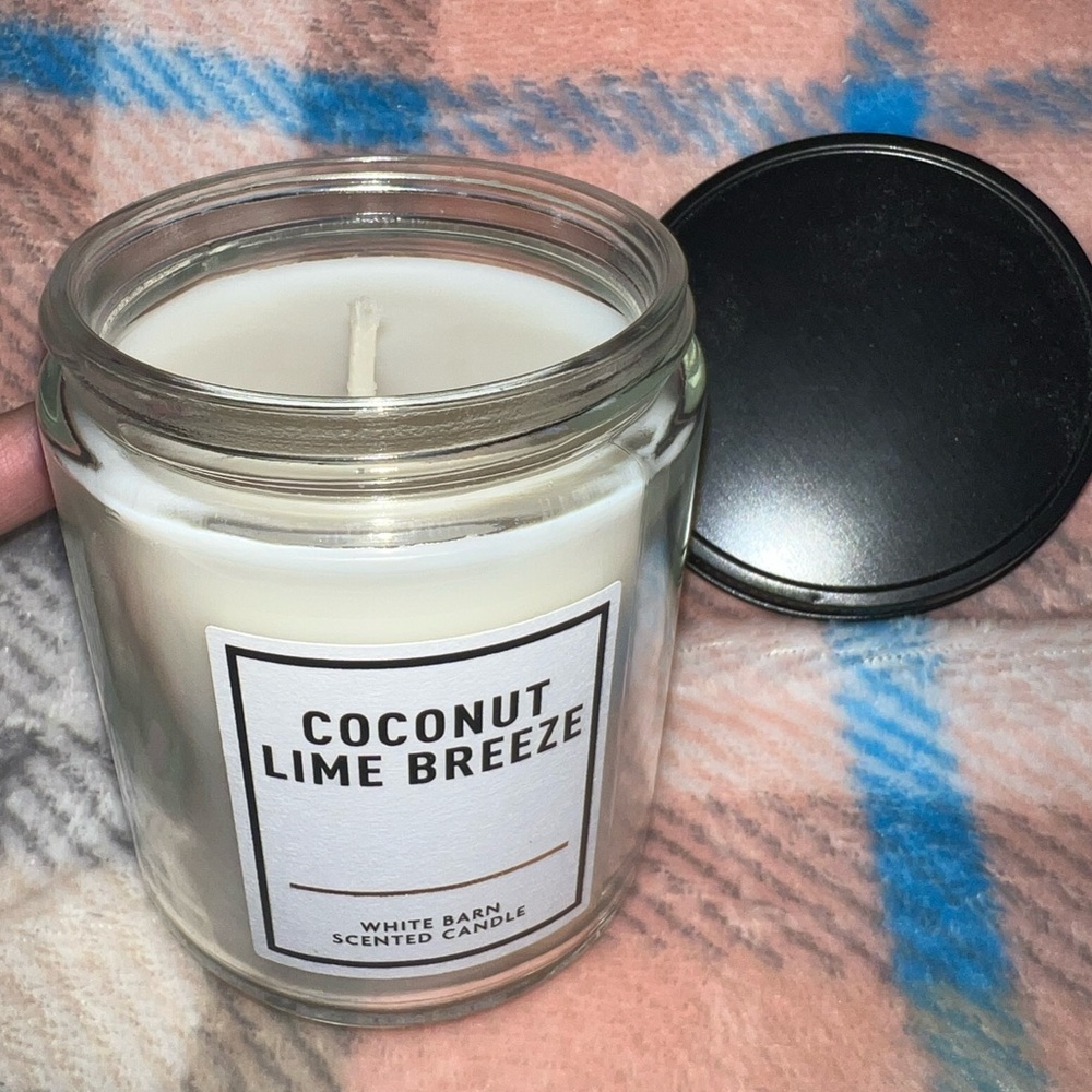 1 Coconut Lime Breeze 7oz tester candle from Bath & Body Works
